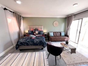 Afrique134 Olive Tree Private Courtyard Suite